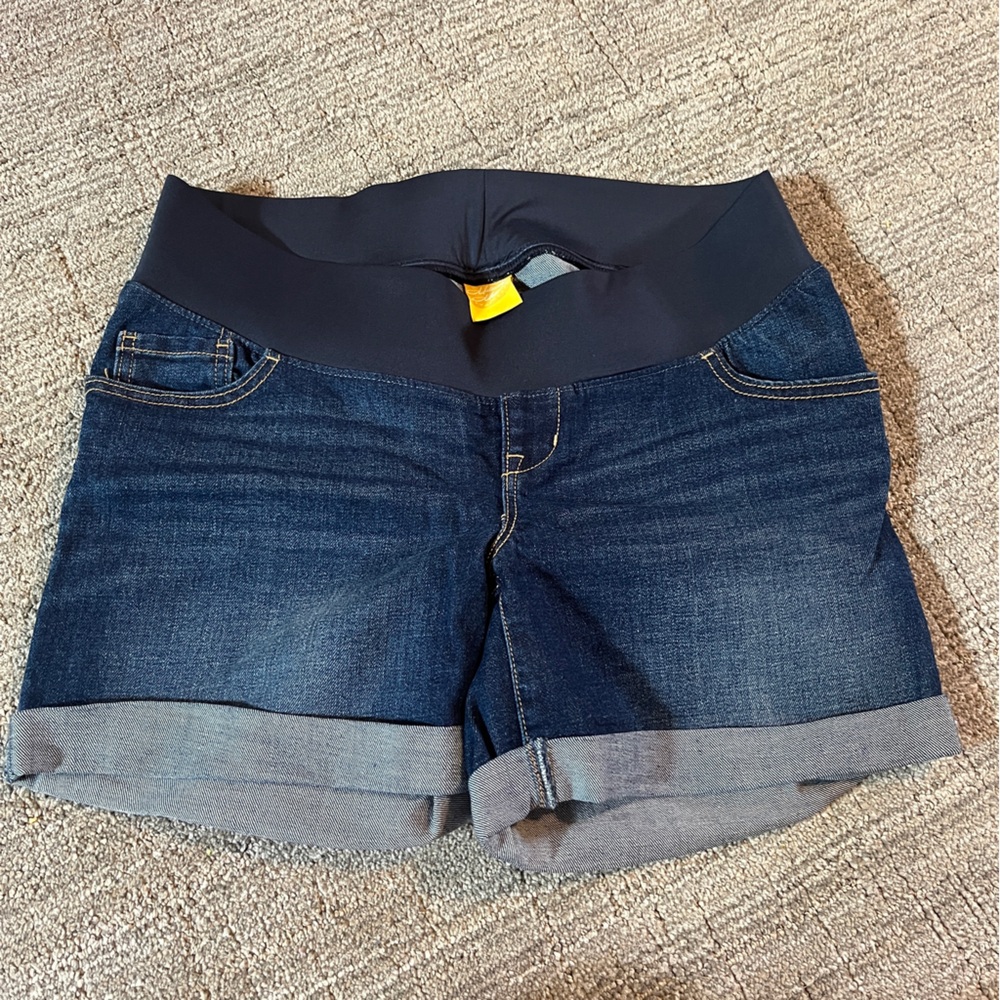 Old navy maternity Jean shorts size 10 regular